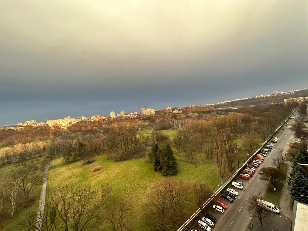 Апартаменты Fantastic View On Chisinau Center - Super Fast Wifi - Two Botanical Gardens - 2Br Экстерьер фото